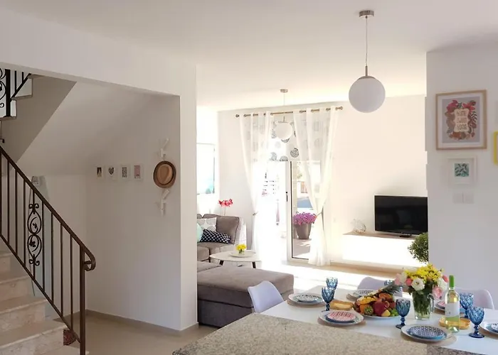 Palm Paradise * 아이아 나파