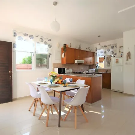 Palm Paradise Aya Napa